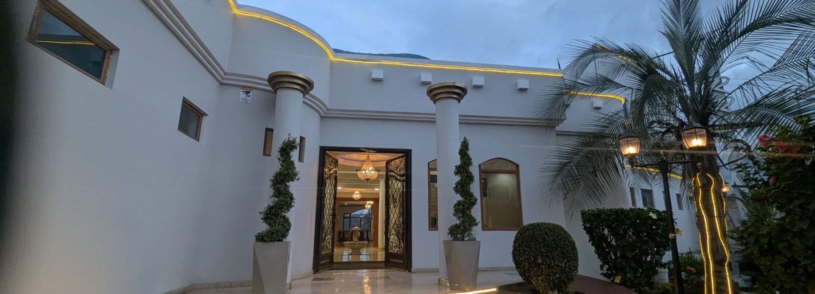 Torreón De la Peninsula Cover Image