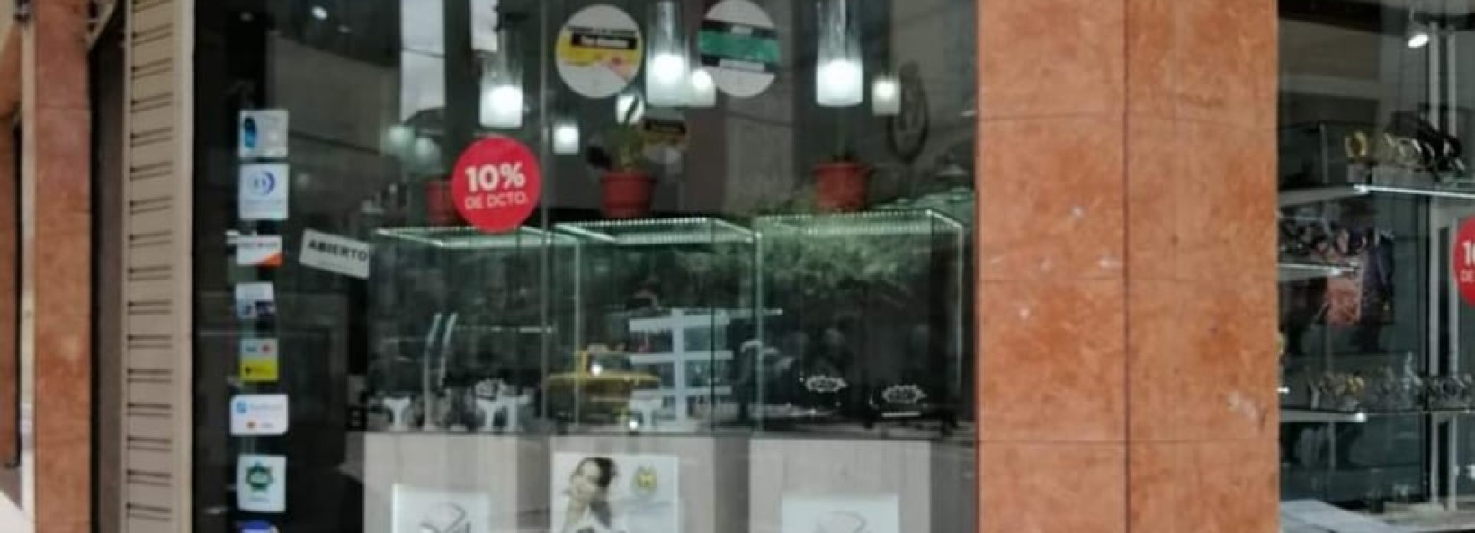 Joyería Hernandez Cover Image